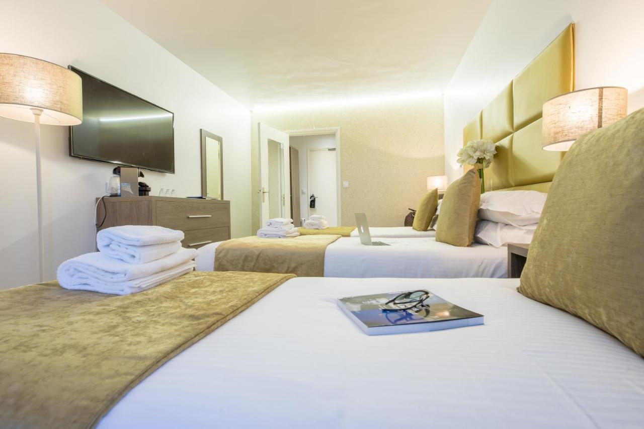 Madame - Olympic Hotel